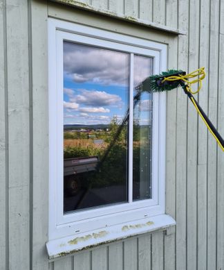 Vask av vinduskarmer